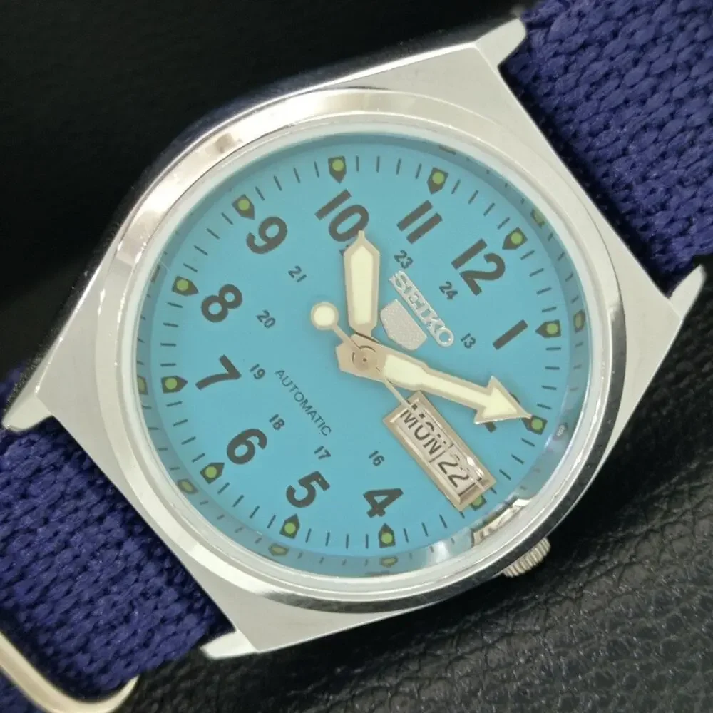 Vintage 1978 Seiko Automatic Mens Silver Watch W/daydate & Silver accents